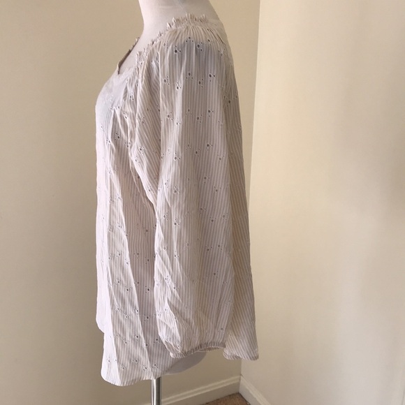 Loft outlet large tan/cream eyelet off shoulder / on shoulder blouse. - Picture 3 of 9